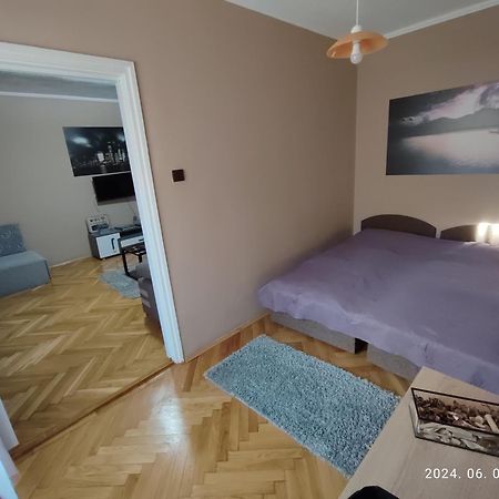 Startpont Apartman Печ Экстерьер фото